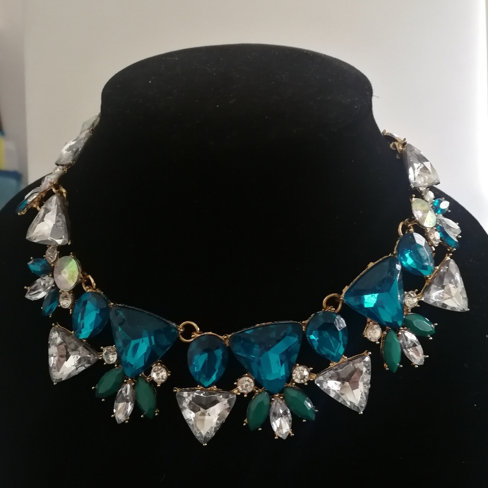 Statement Crystal Necklace Choker with Rhinestones